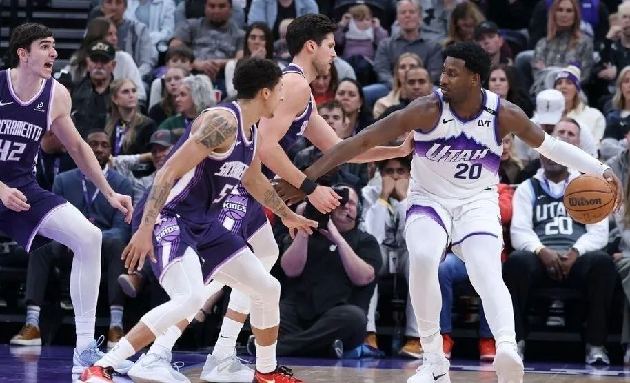 Kalah 14 Kali, Kings Samai Rekor Kekalahan Terpanjang - sumber: (mainbasket)