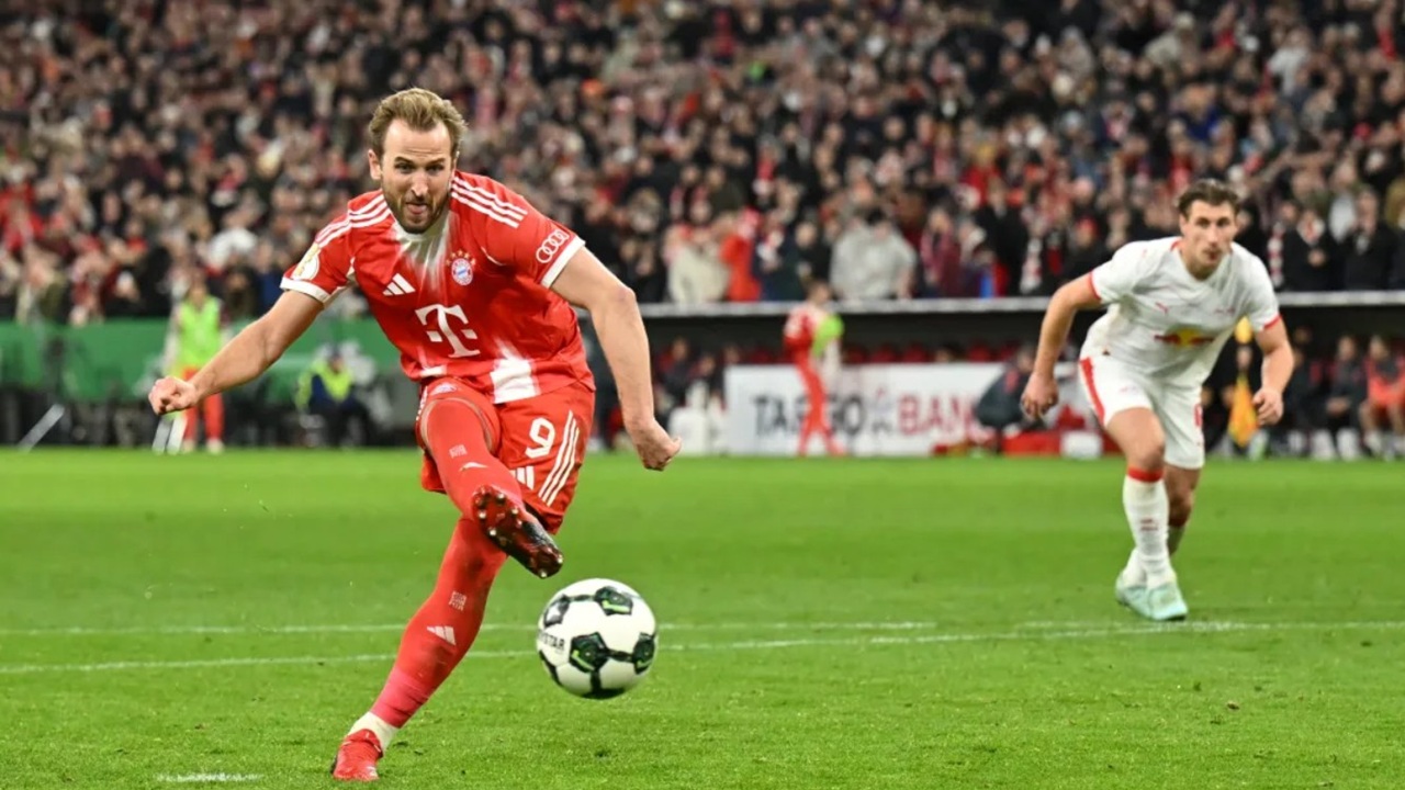 Kembali Sukses Jadi Algojo Penalti Bayern, Harry Kane Beberkan Triknya