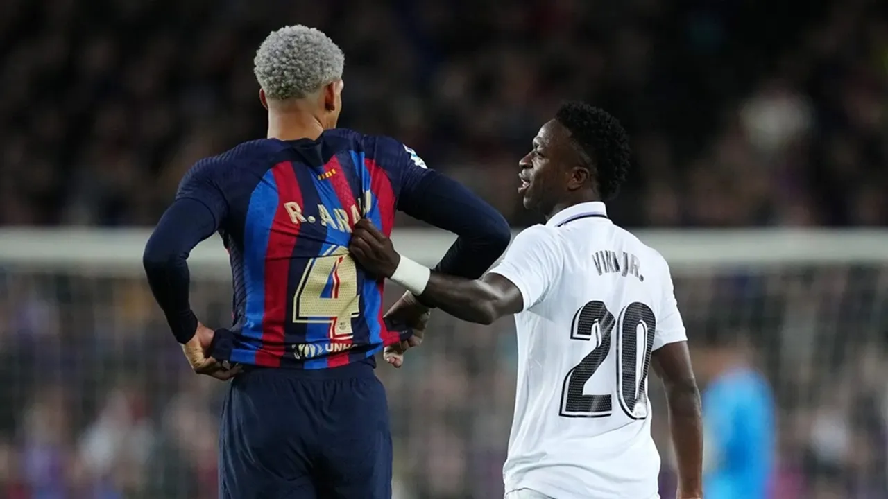 Vinicius Jr Sempat Hubungi Ronald Araujo Tawarkan Bantuan