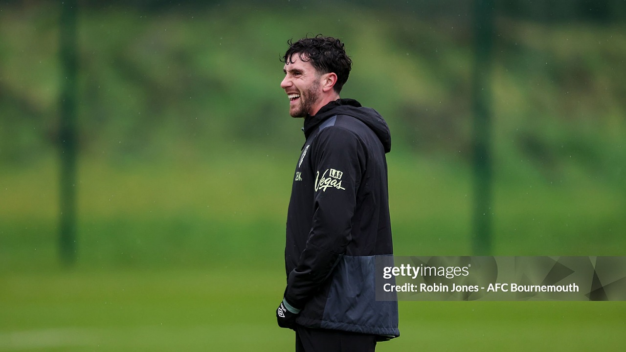 Chelsea Pertimbangkan Marcos Senesi sebagai Bek Berpengalaman