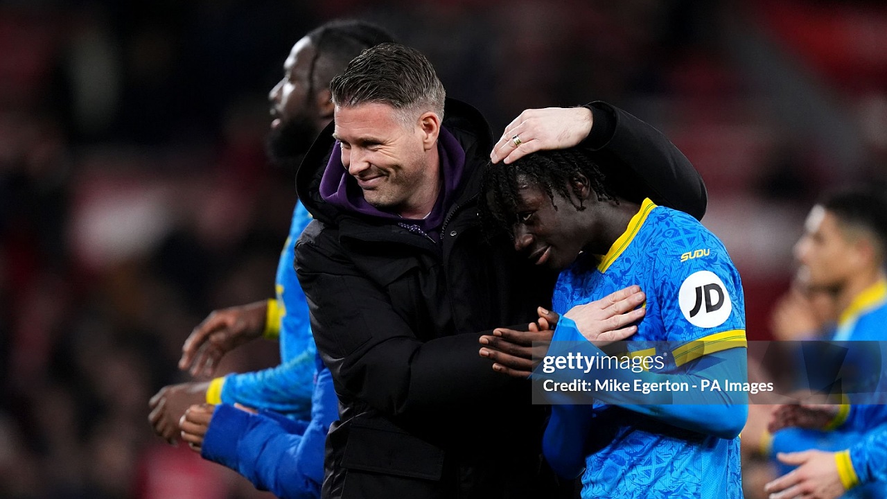 Mandul Lagi, Rob Edwards Bela Keputusan Wolves di Januari