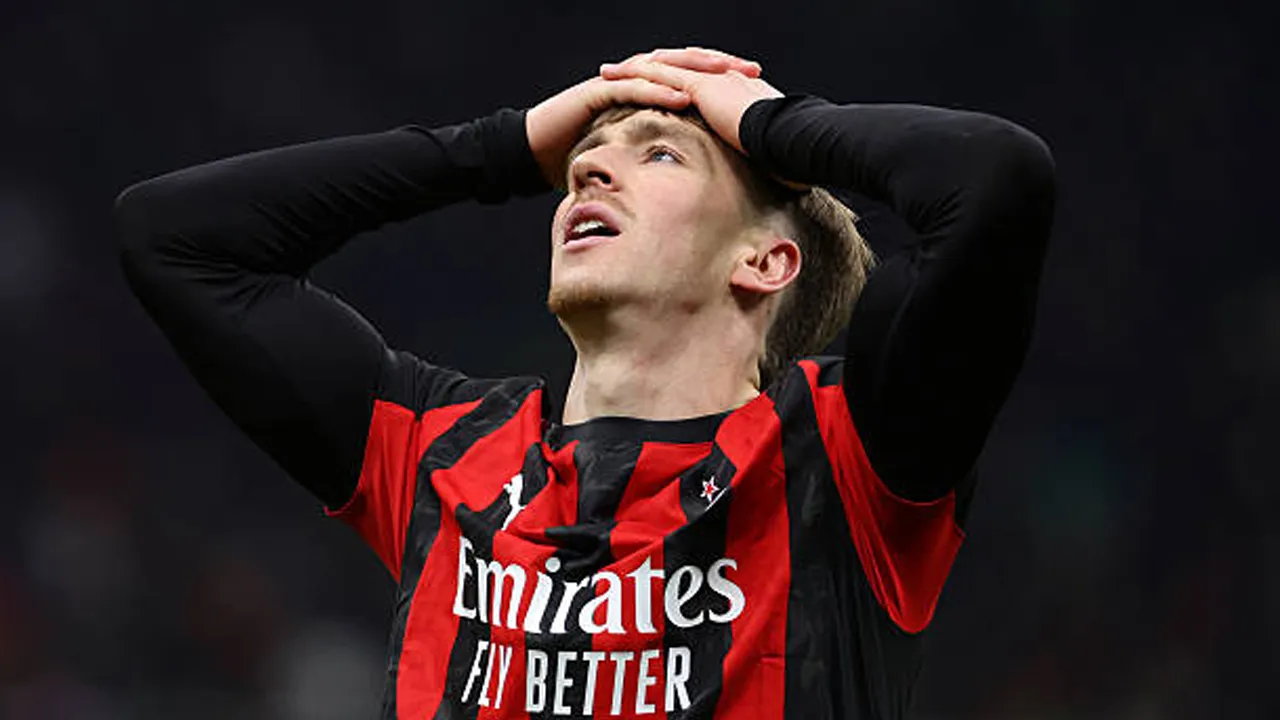 Massimiliano Allegri Pastikan AC Milan Masih Tanpa Alexis Saelemaekers