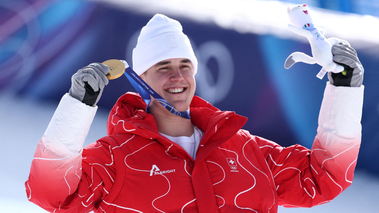 Meski kini menjadi pahlawan nasional, Franjo Von Allmen mengaku masih sulit memahami besarnya pencapaian tersebut. (Foto: AP)