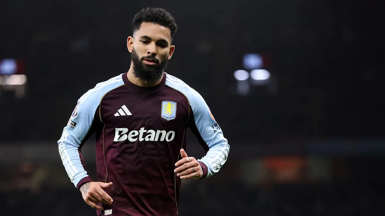 Emery Puas dengan Performa Awal Douglas Luiz usai Kembali ke Villa