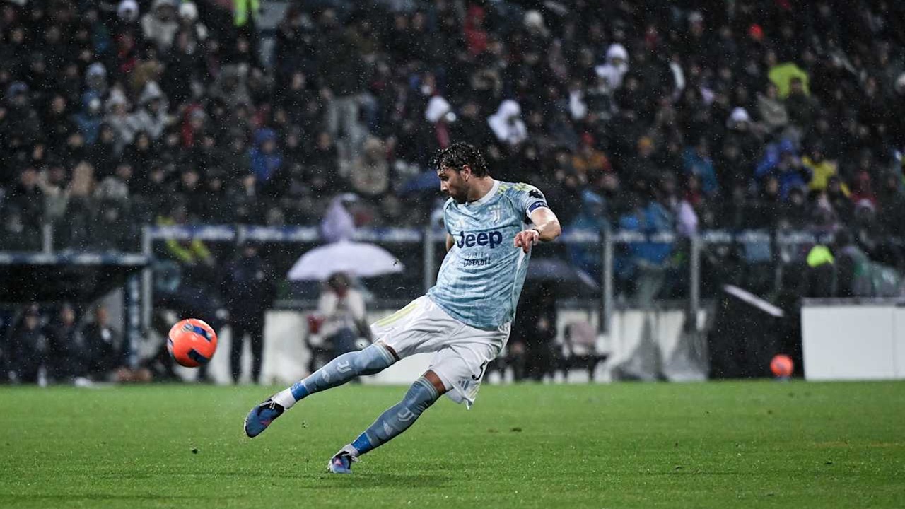 Manuel Locatelli Sadar Diri soal Tugas Berat sebagai Kapten Juventus