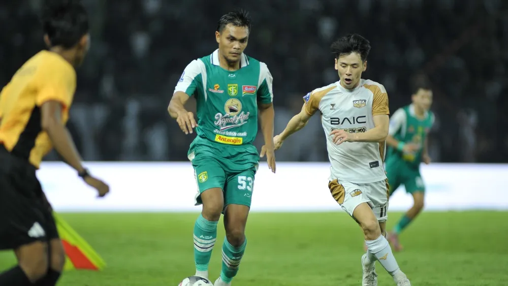 Rachmat Irianto: Persebaya Siap Beraksi dengan Semangat Baru di GBT - sumber: (ileagueid)