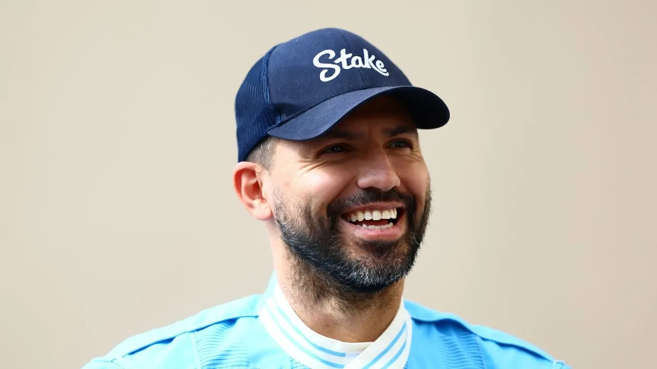 Sergio Aguero Bahas Mengenai Peluang Remontada Barcelona