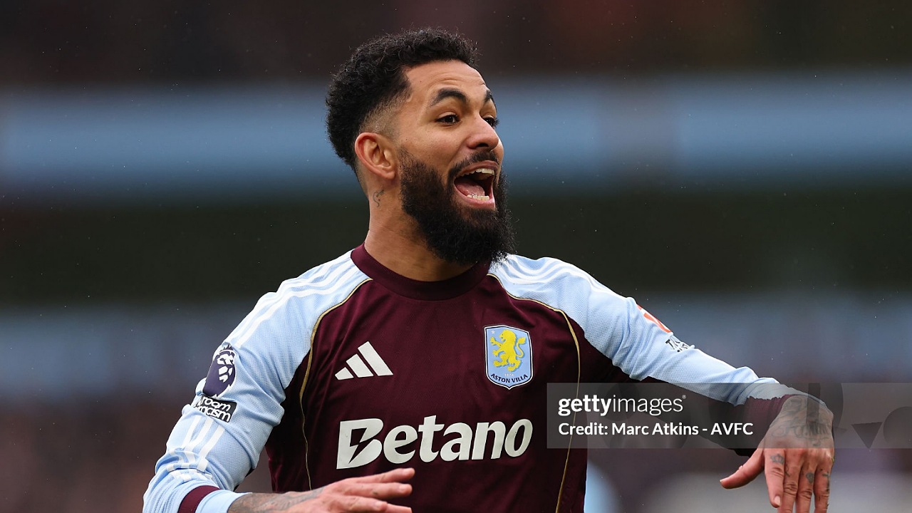 Unai Emery Puji Perkembangan Douglas Luiz Usai Pulang ke Aston Villa