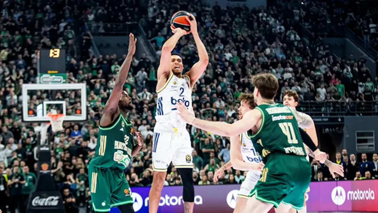 Wade Baldwin Curi Perhatian saat Fenerbahce Bungkam Panathinaikos