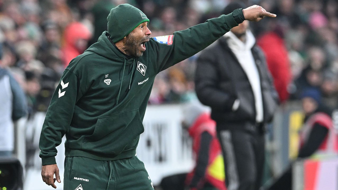 Bremen Kalah 0-3 dari Bayern, Begini Reaksi Daniel Thioune