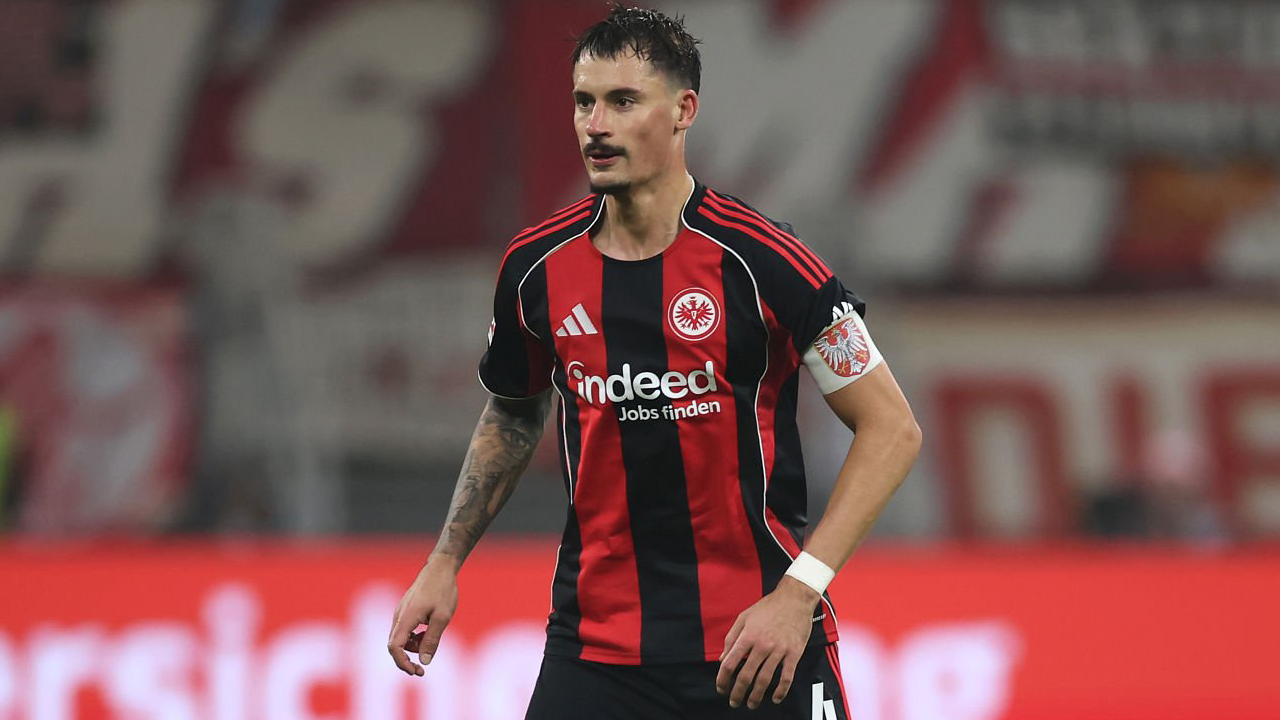 Clean Sheet dan Kemenangan Besar, Robin Koch Klaim Frankfurt Makin Solid