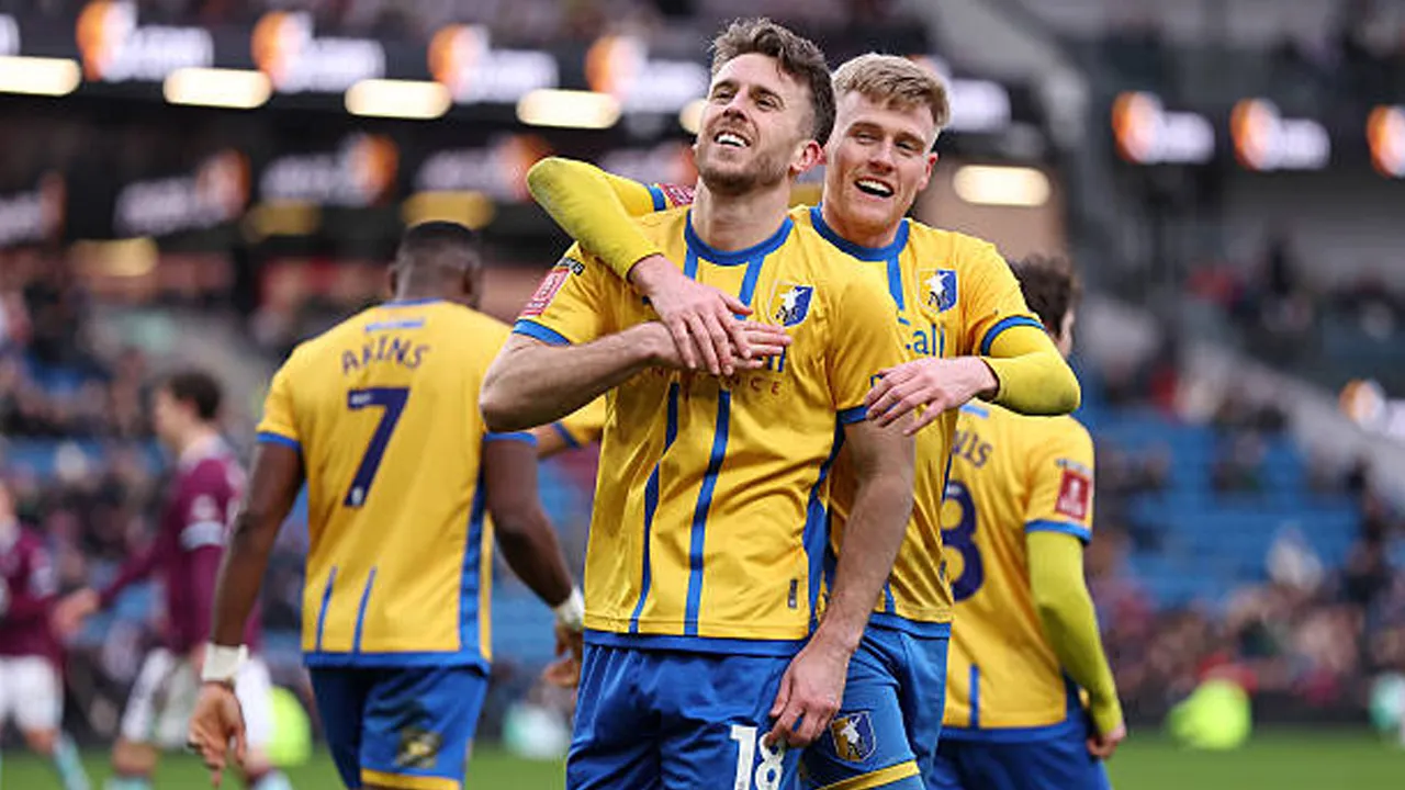 Hasil Pertandingan Piala FA: Burnley 1-2 Mansfield Town