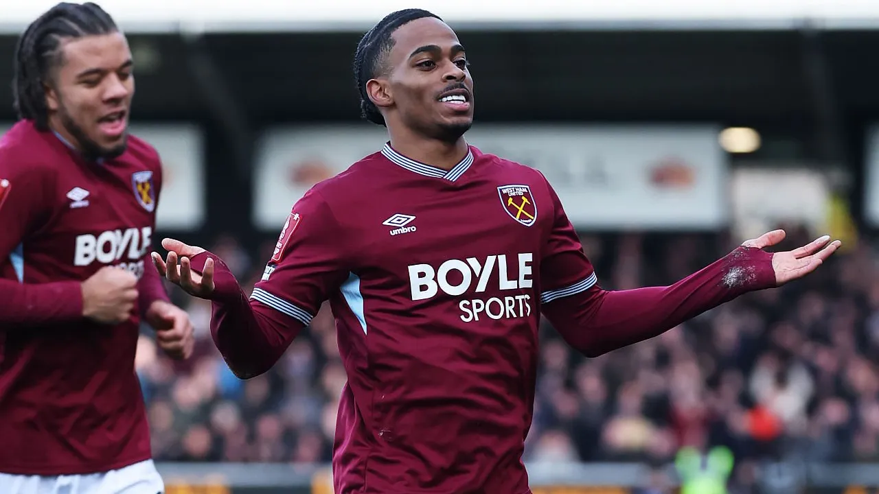 Jadi Pahlawan West Ham, Crysencio Summerville Mengaku Hepi