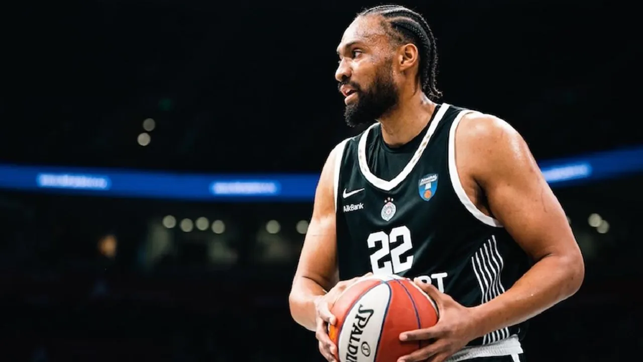 Giannis Antetokounmpo tak lupa beri dukungan kepada Jabari Parker.