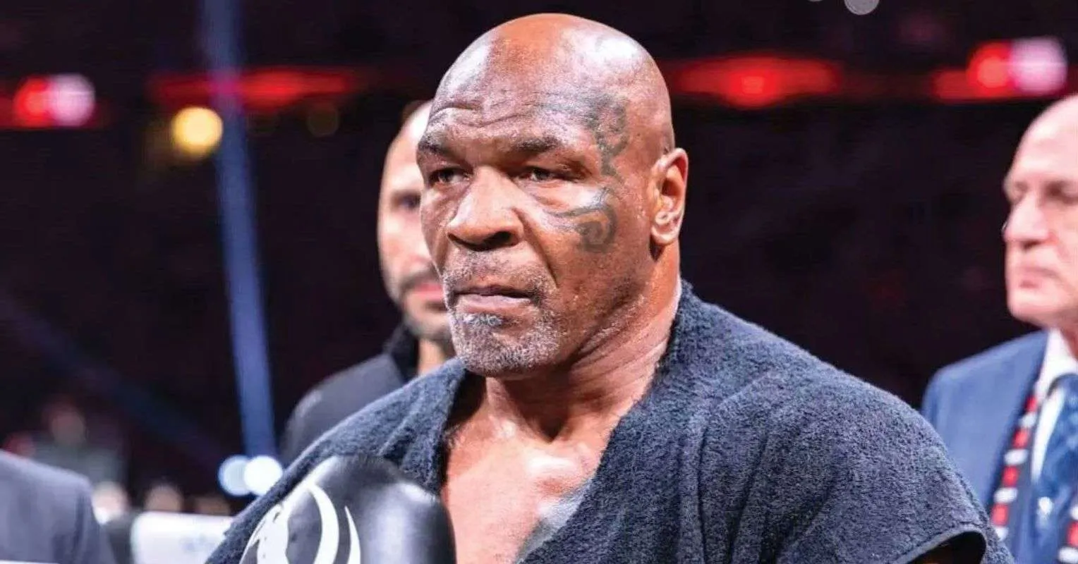 Mike Tyson Pastikan Kembali Bertarung Tahun Ini - sumber: (secondsout)