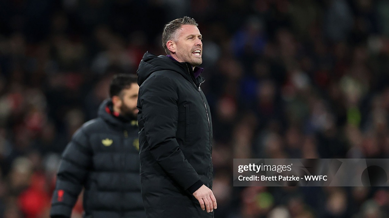 Rob Edwards Janji Hadiahkan Momen Spesial untuk Fans Wolves