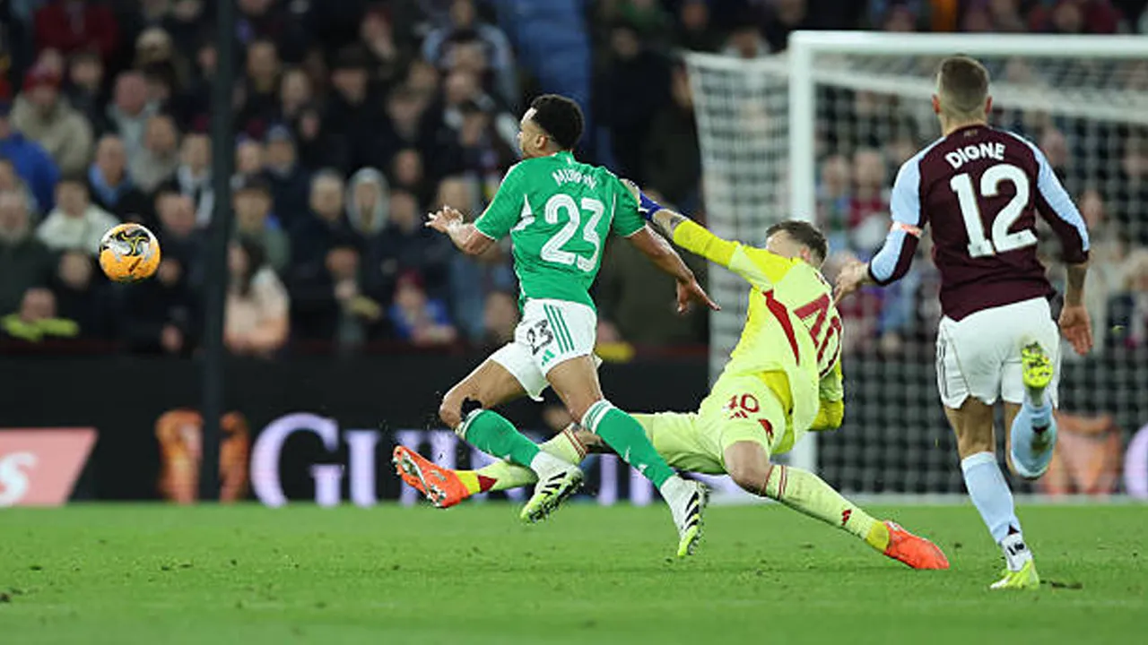 Unai Emery Akui Kartu Merah Marco Bizot Jadi Titik Balik Kekalahan Villa