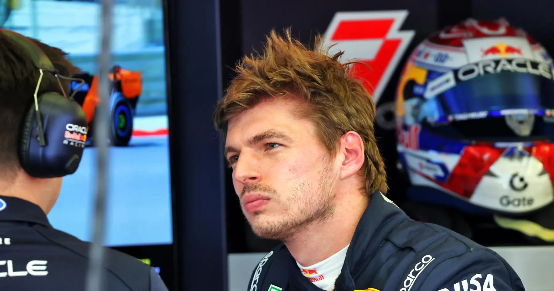 Verstappen Tenang Hadapi Pertanyaan Red Bull - sumber: (racingnews365)