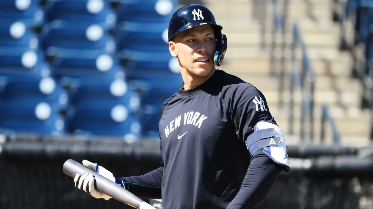 Aaron Judge mengikuti latihan memukul dalam latihan musim semi Yankees. (Foto: AP)