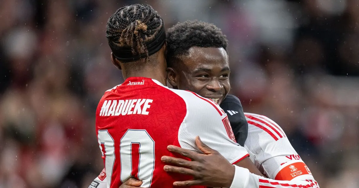 Arsenal Pertimbangkan Perubahan Posisi Bukayo Saka - sumber: (footballlondon)
