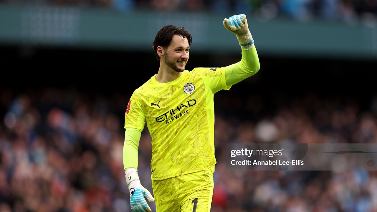 Aston Villa Ikut Perburuan James Trafford, Saingi Newcastle dan Leeds