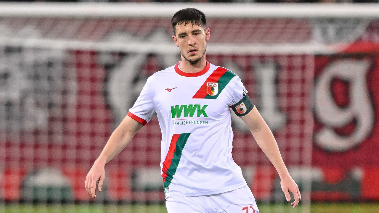 Augsburg Dikritik Usai Menang, Keven Schlotterbeck: Yang Penting Tiga Poin!