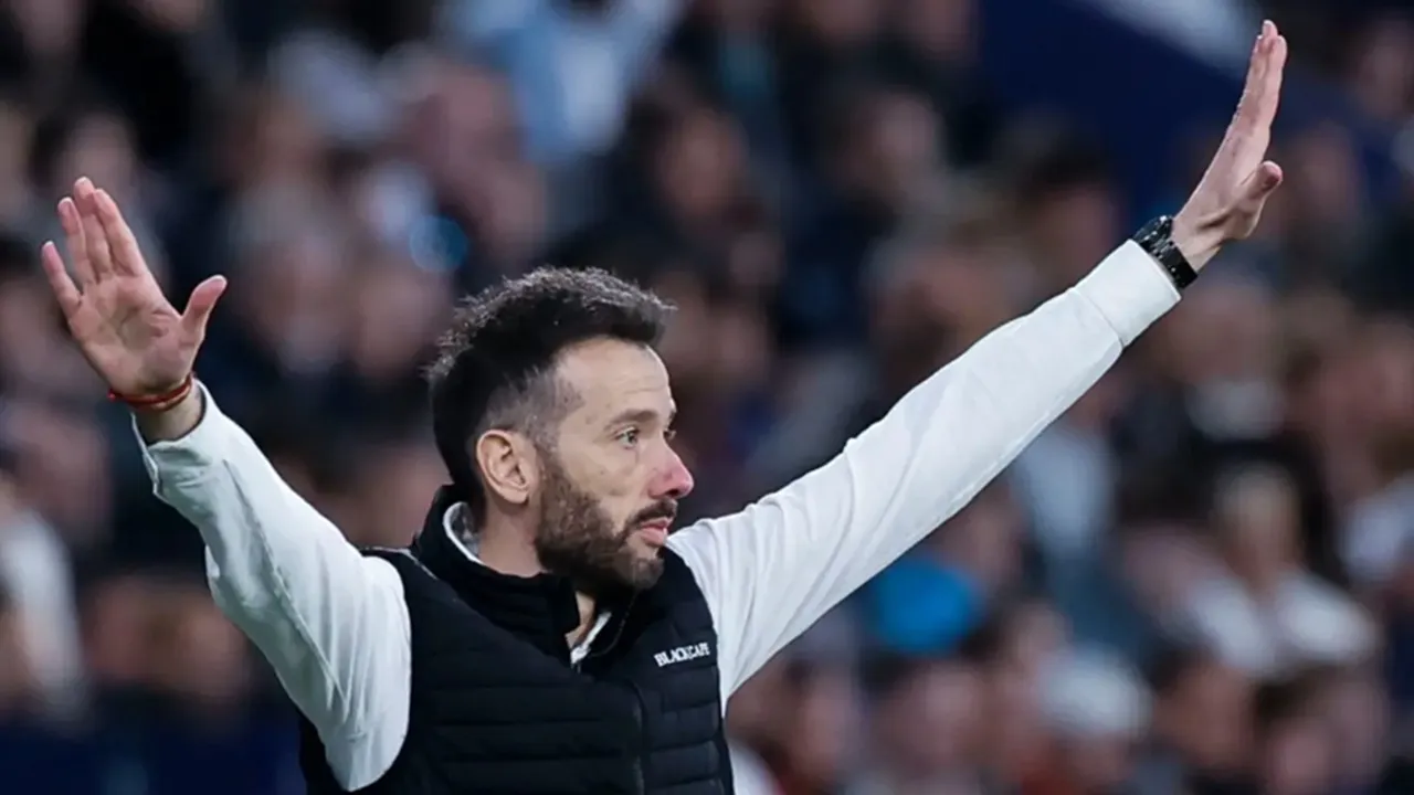 Carlos Corberan Minta Maaf soal Insiden di Akhir Laga