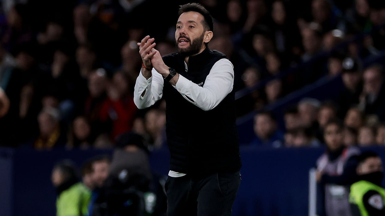 Carlos Corberan Ungkap Arti Penting Kemenangan Valencia atas Levante