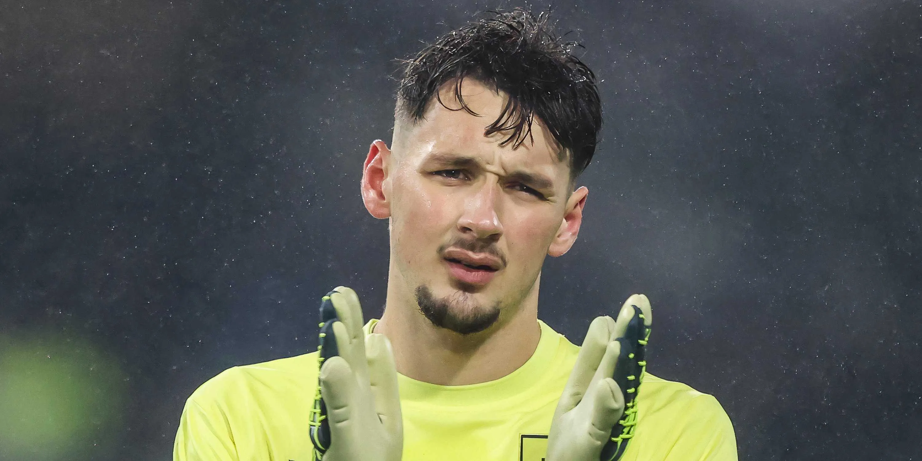 Leeds Bidik Pemain Bintang Manchester City untuk Musim Panas - sumber: (givemesport)