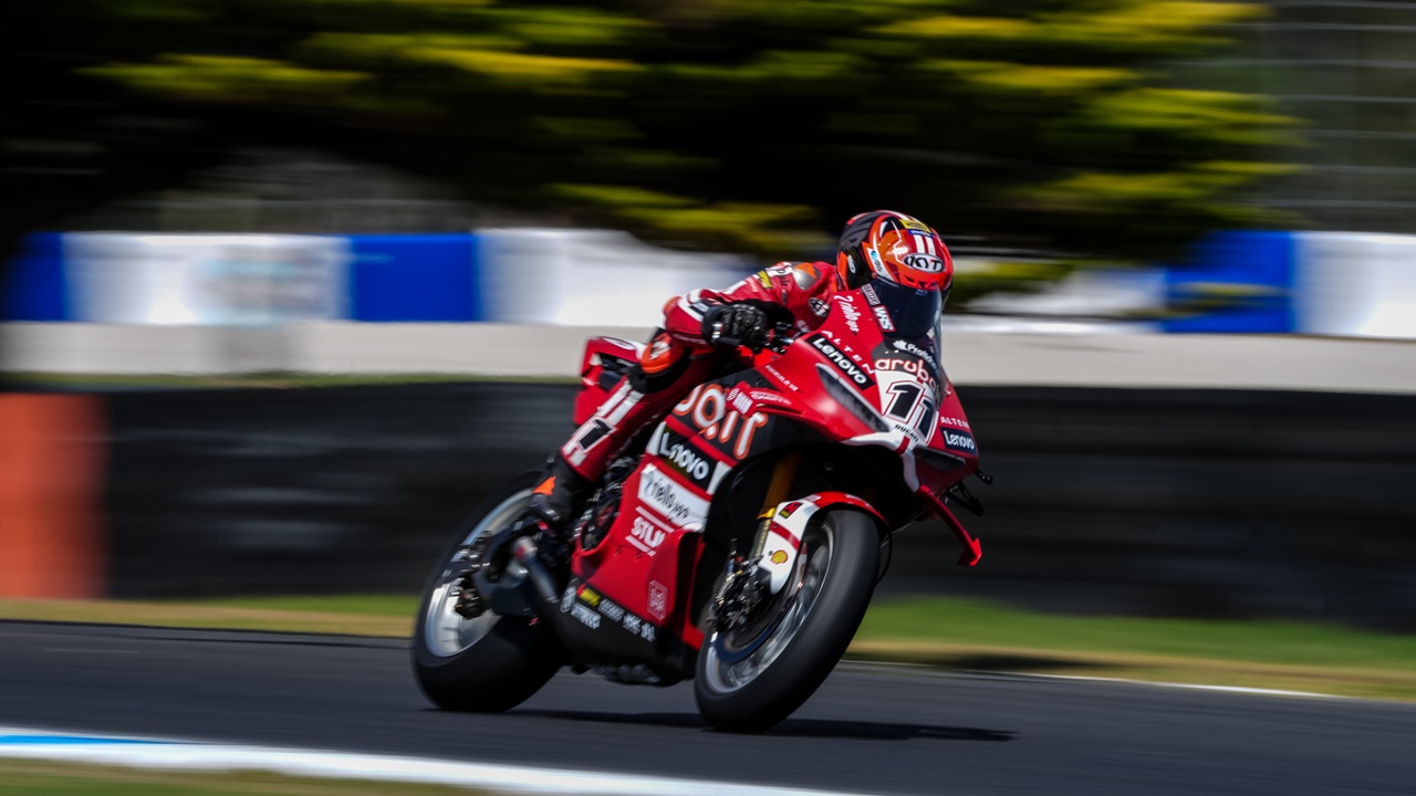 Nicolo Bulega Pimpin Sesi Latihan Bebas 1 WSBK Australia