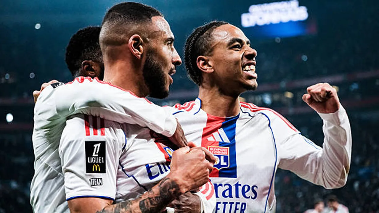 Rayan Cherki Bangga Lihat Lyon Catat 13 Kemenangan Beruntun