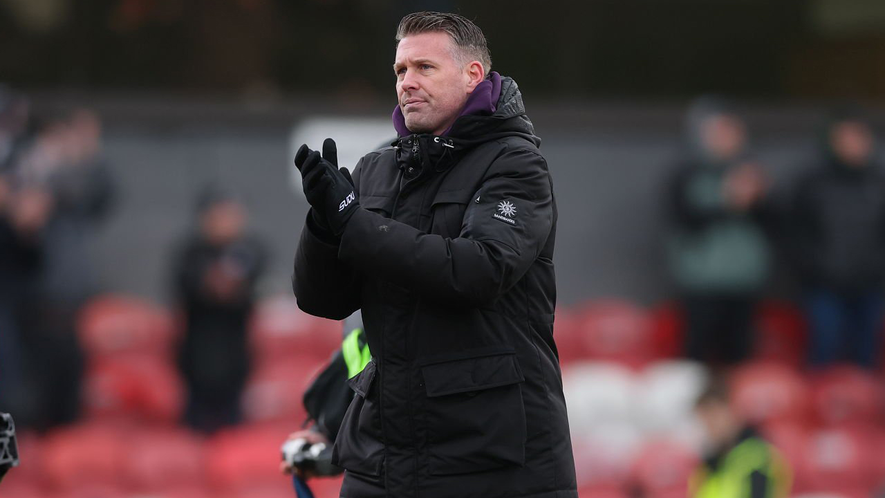 Rob Edwards Hepi Wolves Bertahan di Piala FA Meski Performa Belum Maksimal