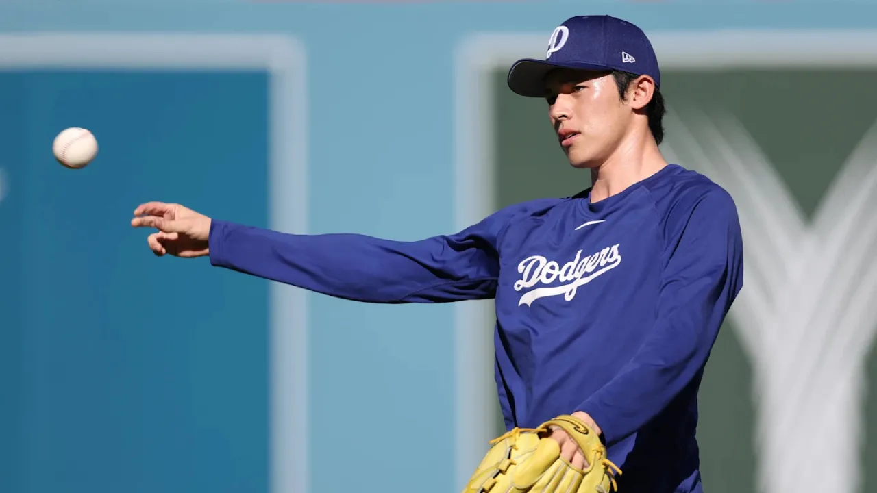 Bagi Roki Sasaki, pengembangan variasi lemparan ini dianggap penting untuk meningkatkan efektivitasnya sebagai starter. (Foto: AP)