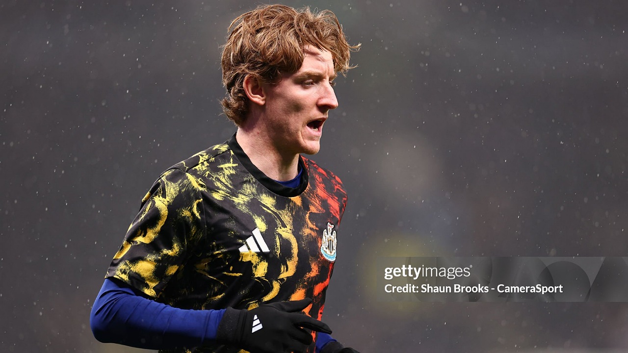 Anthony Gordon Dinilai Belum Layak Dihargai £100 Juta