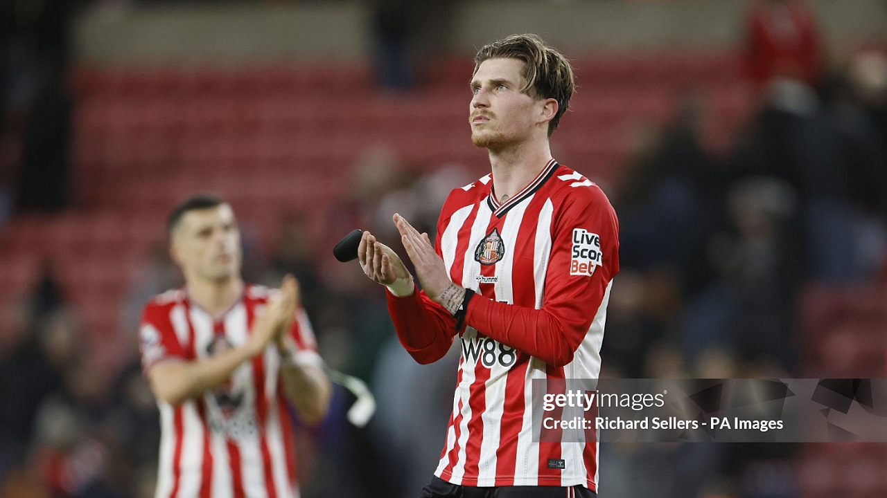 Dennis Cirkin Ungkap Target Sunderland di Piala FA