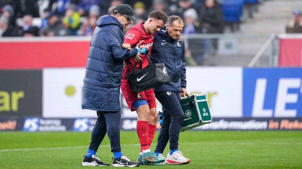FC Freiburg Pastikan Max Rosenfelder Alami Cedera yang Cukup Parah