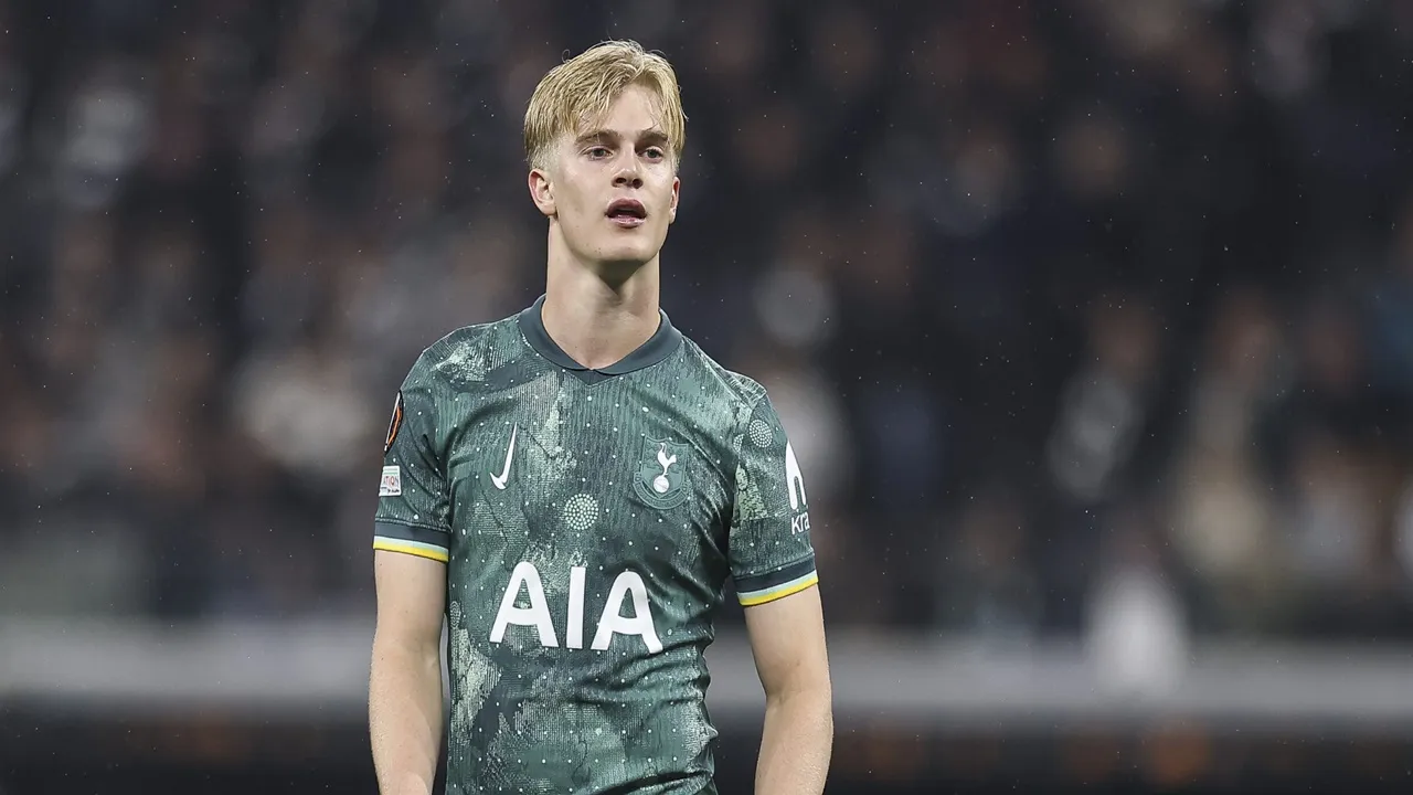 Gelandang Tottenham Pulih Lebih Cepat, Kabar Baik Buat Tudor