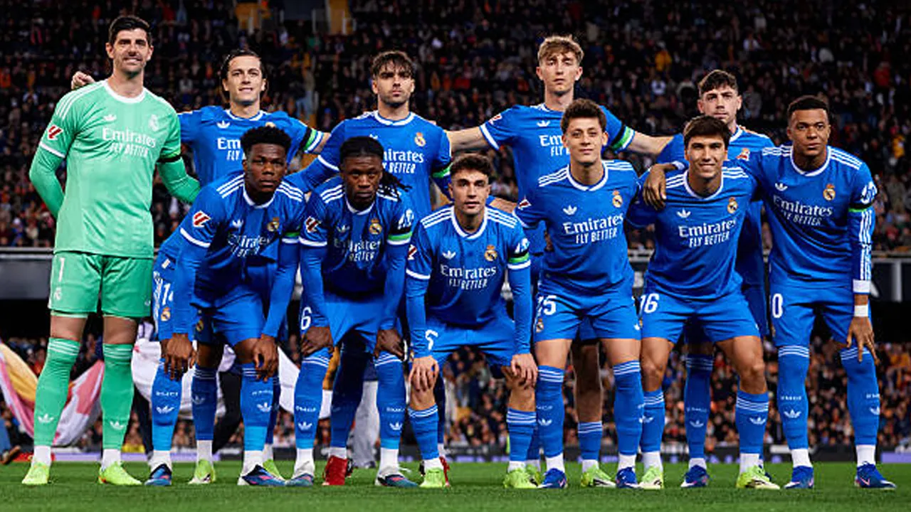 Jumpa Benfica di UCL, Real Madrid Pertahankan Formasi Empat Gelandang?