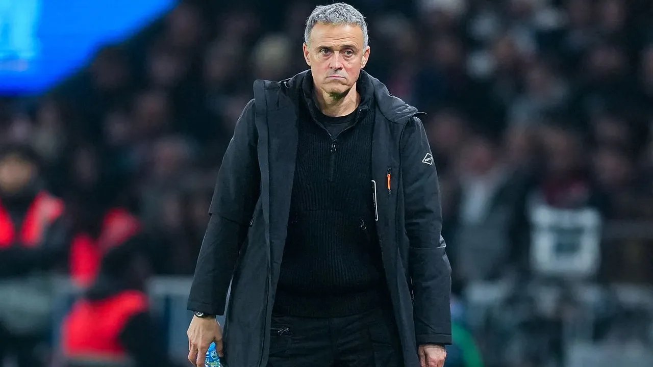 Luis Enrique Tanggapi Kritik Dembele Terhadap Pemain PSG: Biasalah!