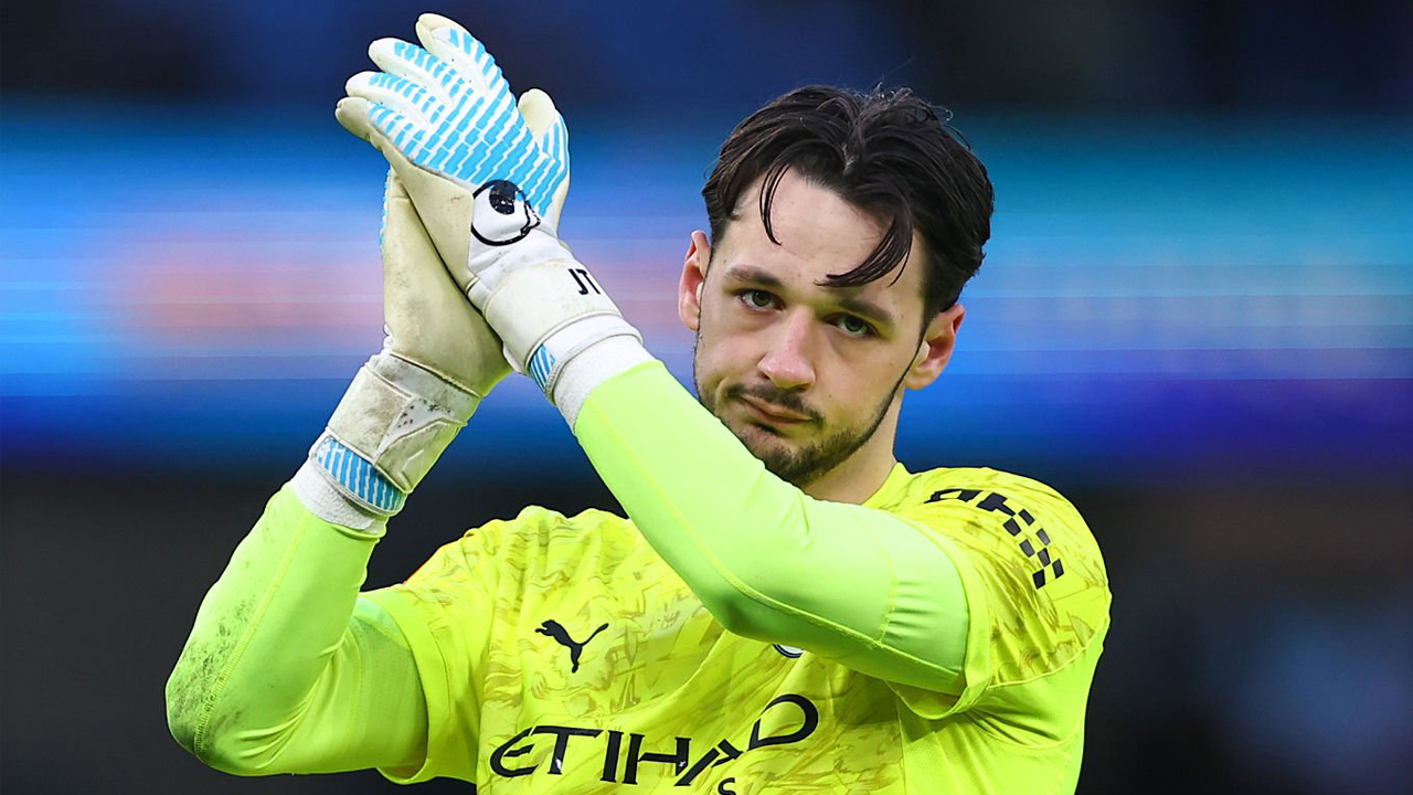 Manchester City Buka Opsi Pinjamkan James Trafford di Musim Panas