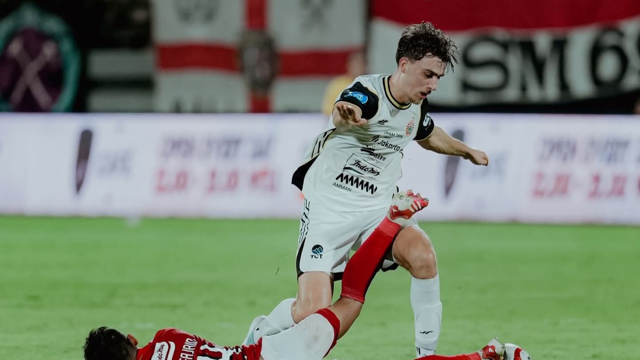 Mauro Zijlstra Debut, Ungkap Perbedaan Super League Dengan Eredivisie