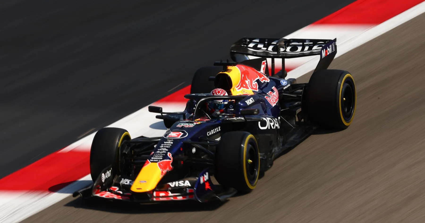 Max Verstappen Anggap Mesin Mercedes Ancaman di F1 2026 - sumber: (racingnews365)