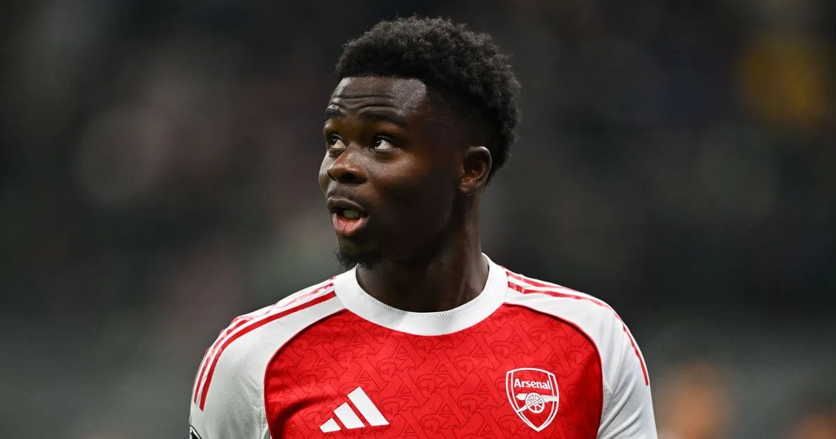 Arsenal: Bukayo Saka Dikritik, Wayne Rooney Menyindir Komentar - sumber: (footballlondon)