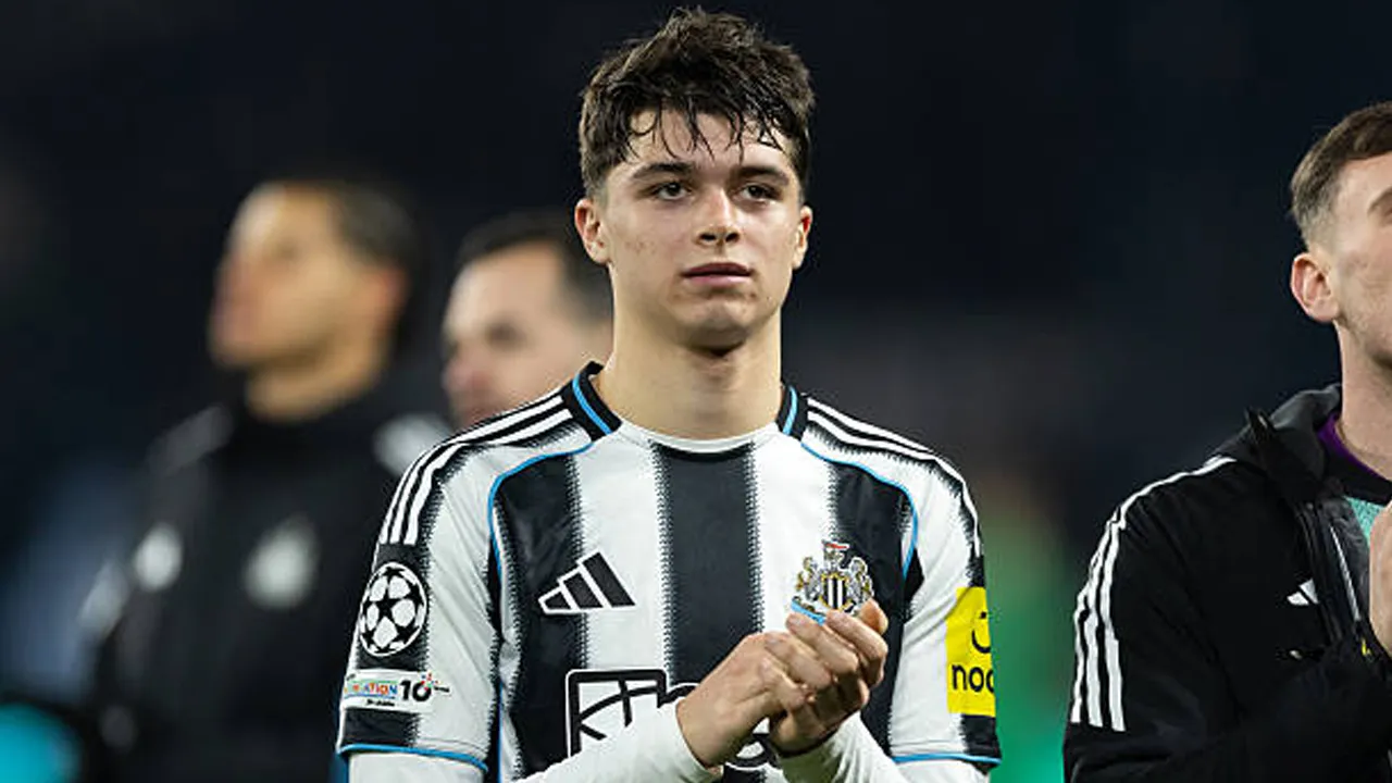 Cedera Lewis Miley Membaik, Eddie Howe Tak Ingin Ambil Risiko