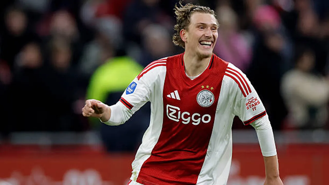 Ingin Main di Piala Dunia? Mika Godts Diminta Contoh Jeremy Doku