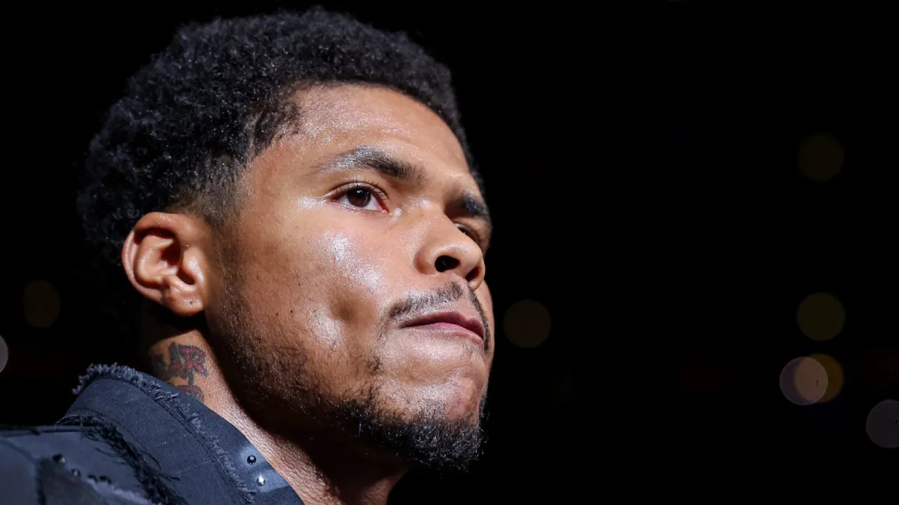 Bagi Jones, Shakur Stevenson memang memiliki potensi untuk mendominasi era ini seperti Mayweather di masanya. (Foto: Fight TV)