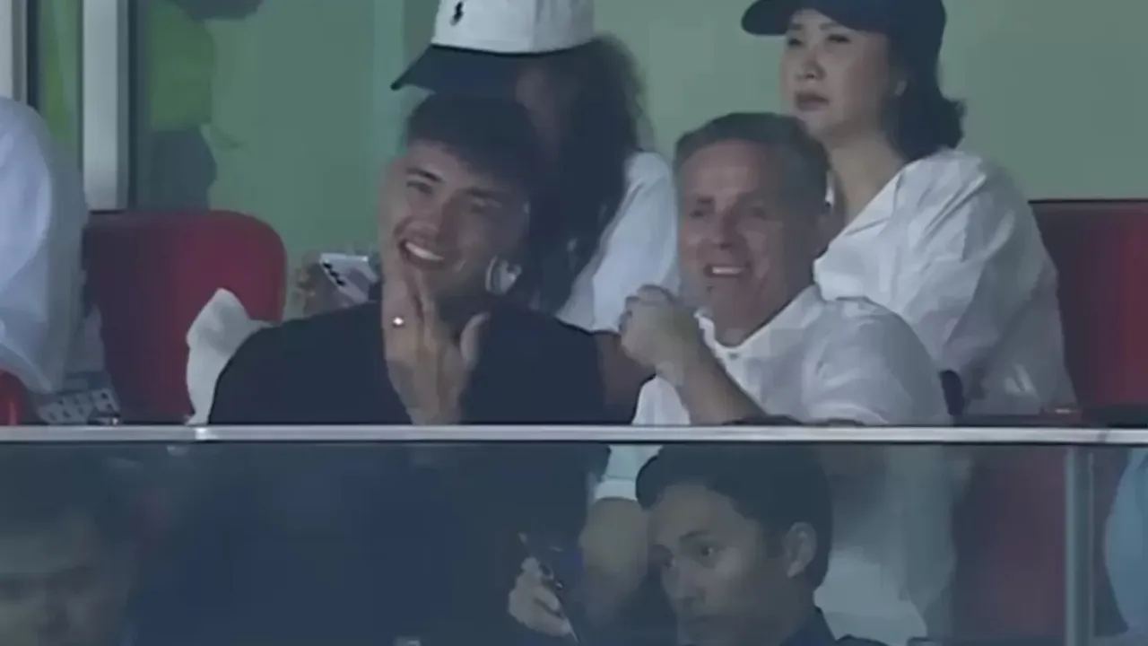 Shayne Pattynama dan John Herdman