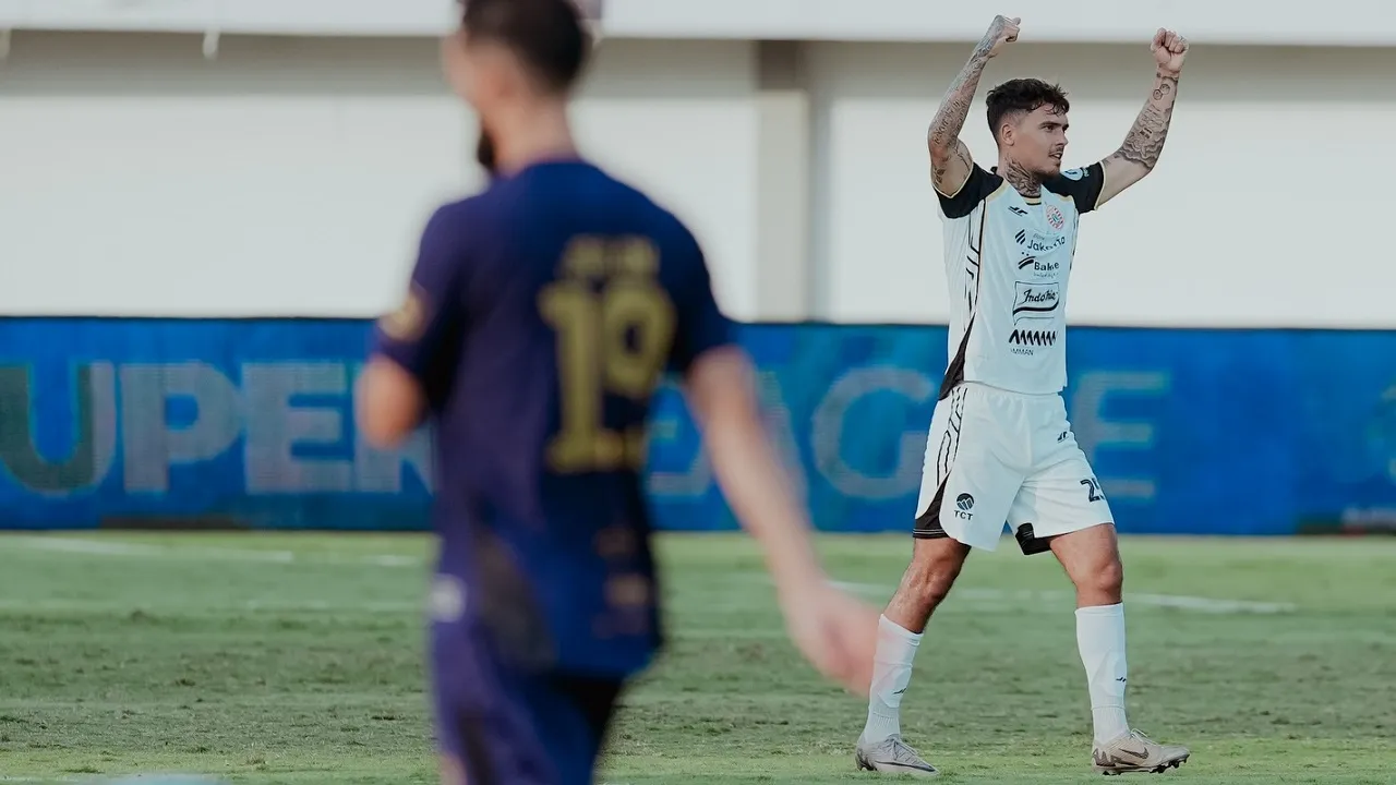 Shayne Pattynama Siap Bersaing Demi Amankan Posisi Inti Di Persija