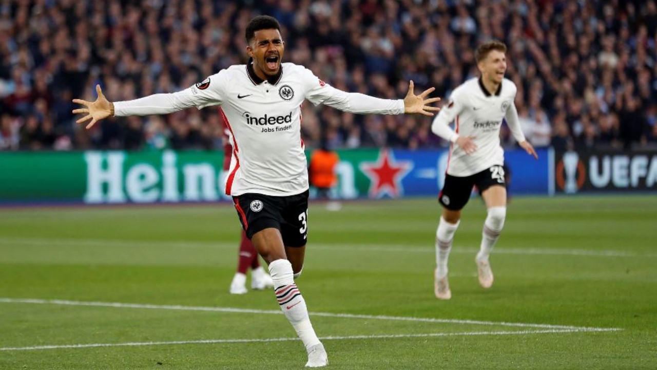 Usai Operasi, Ansgar Knauff Dipastikan Absen Bela Frankfurt Cukup Lama