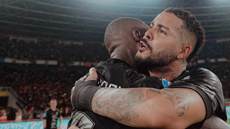 Antusiasme Duo Brasil Persija Sambut Laga di JIS